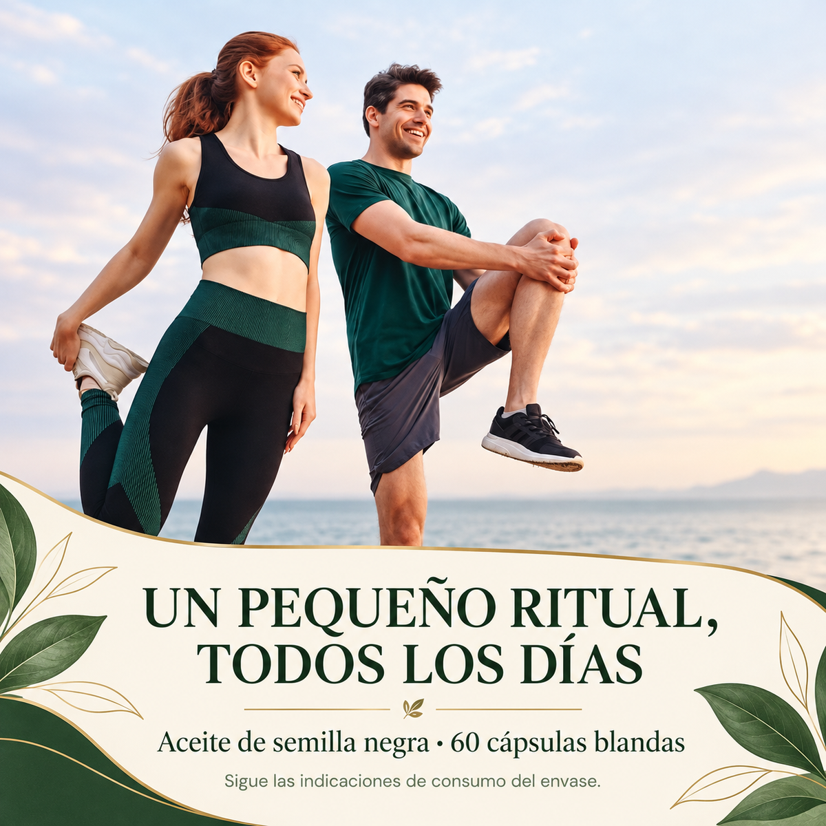 Dos personas estirando junto al mar; rutina Capiluxe de aceite de semilla negra, 60 cápsulas blandas